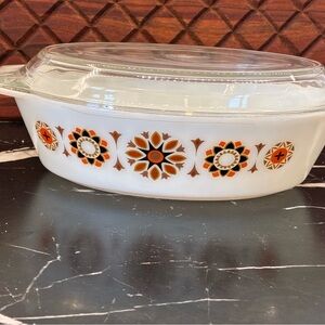 Vintage JAJ Pyrex “Chelsea” Oval Casserole Dish with Lid